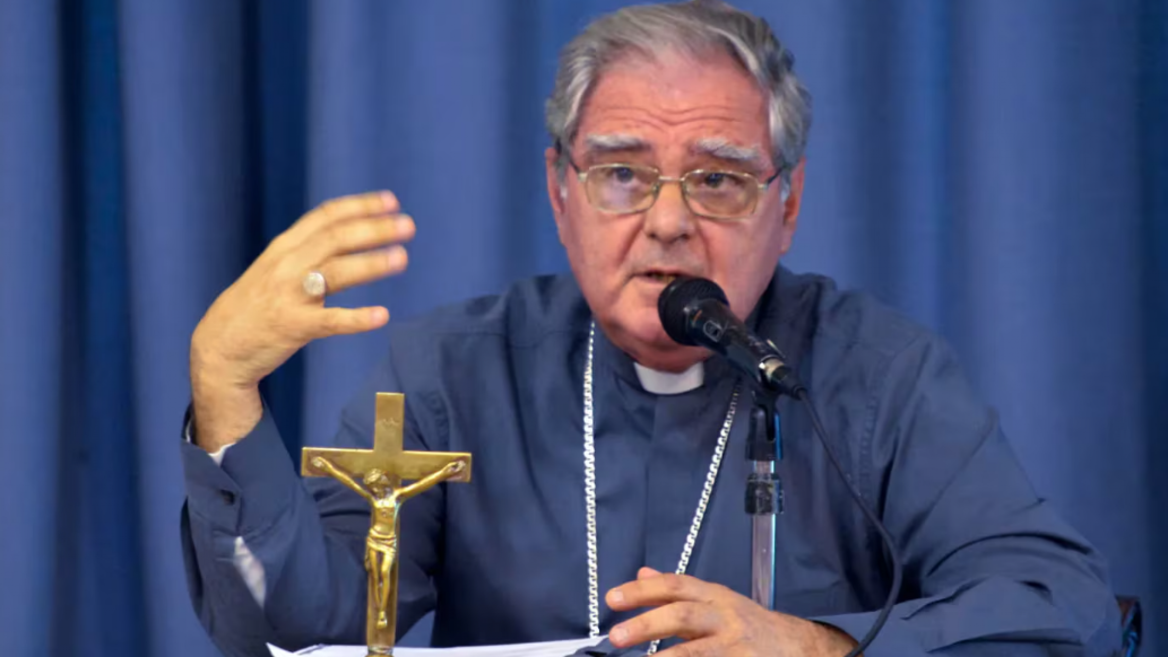 La Iglesia pidió "no tirar la comida, porque falta en muchos hogares"